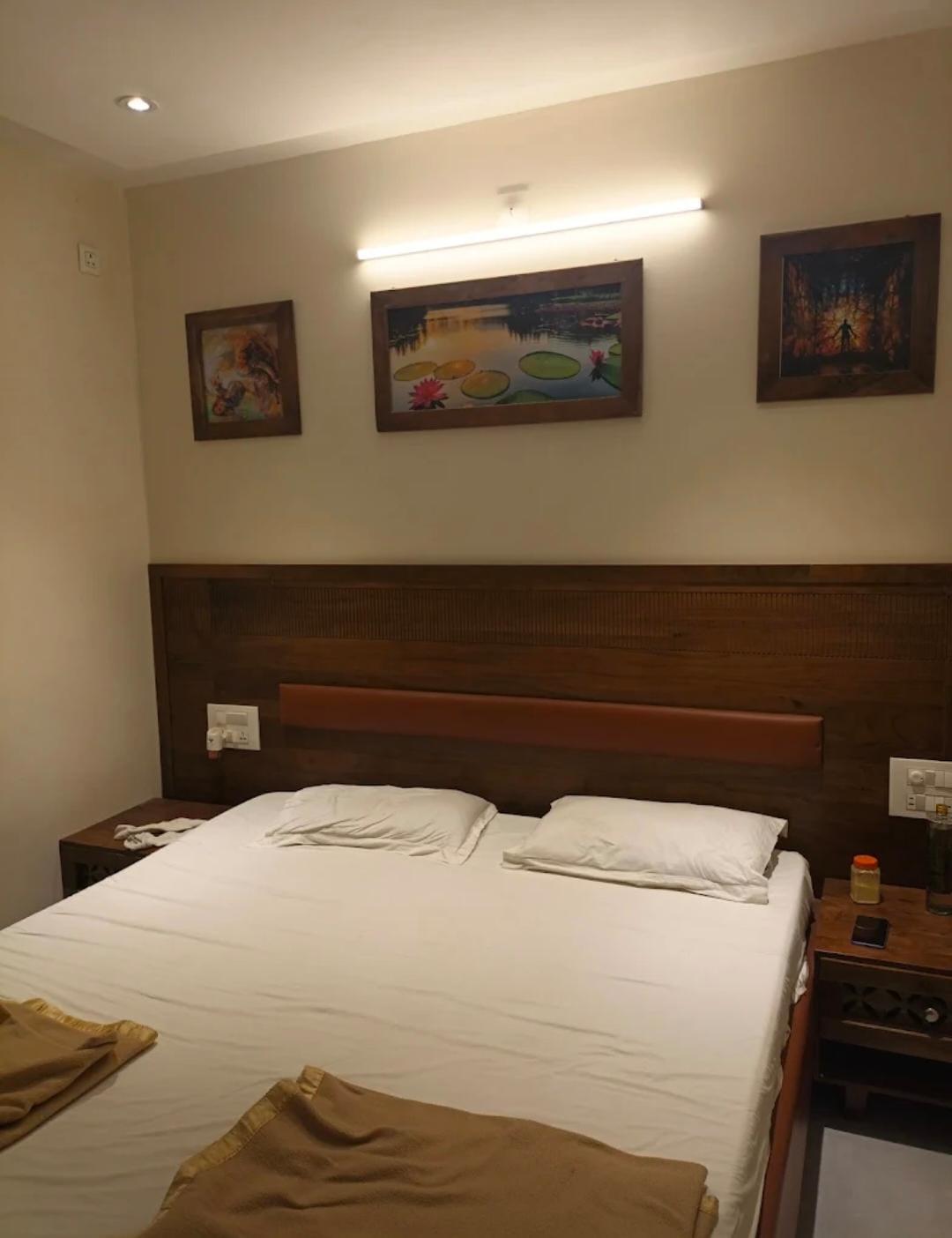 Deluxe Non-AC Room at Ganesha Sadan